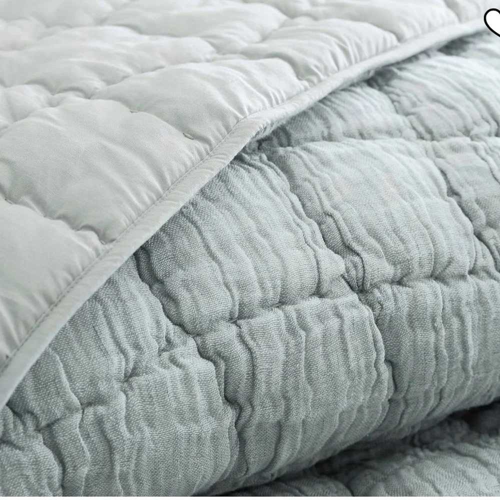 Pottery Barn Cloud Quilt Queen in Chambary